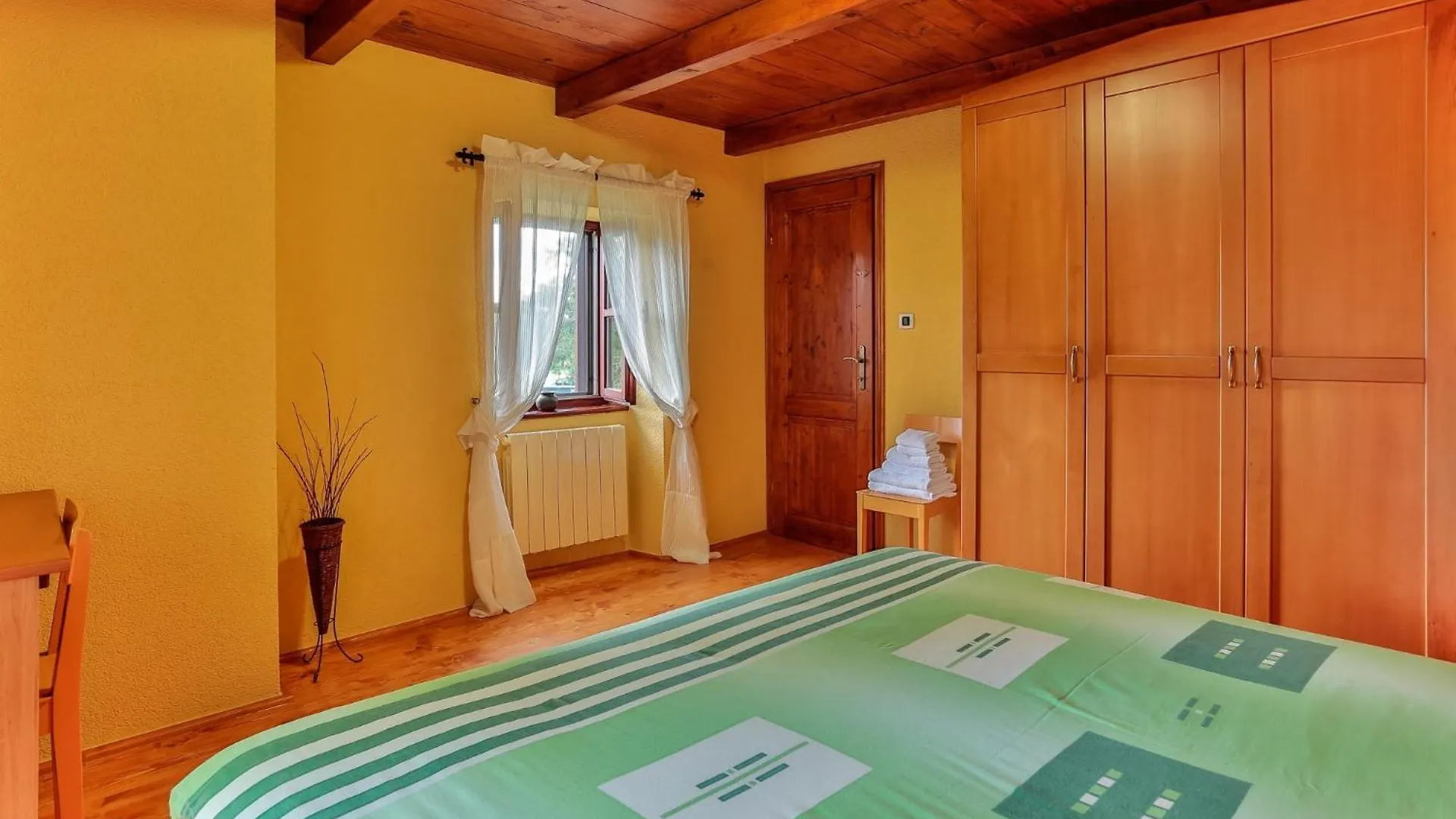Family Friendly House With A Swimming Pool Sveti Kirin, Central Istria - Sredisnja Istra - 23761 Svetvincenat Holiday home
